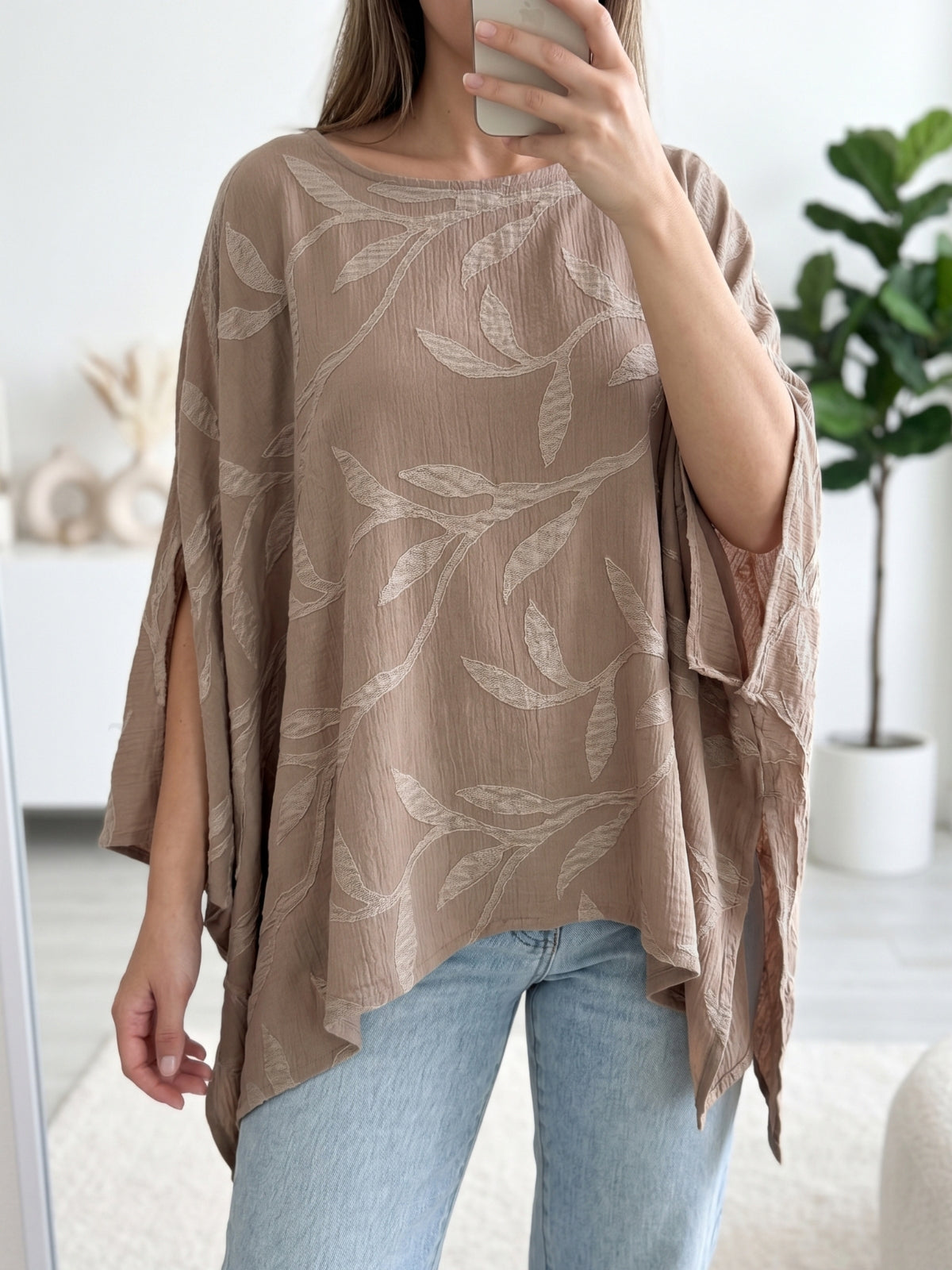 Polera Tipo Poncho Elie Cey Floreado