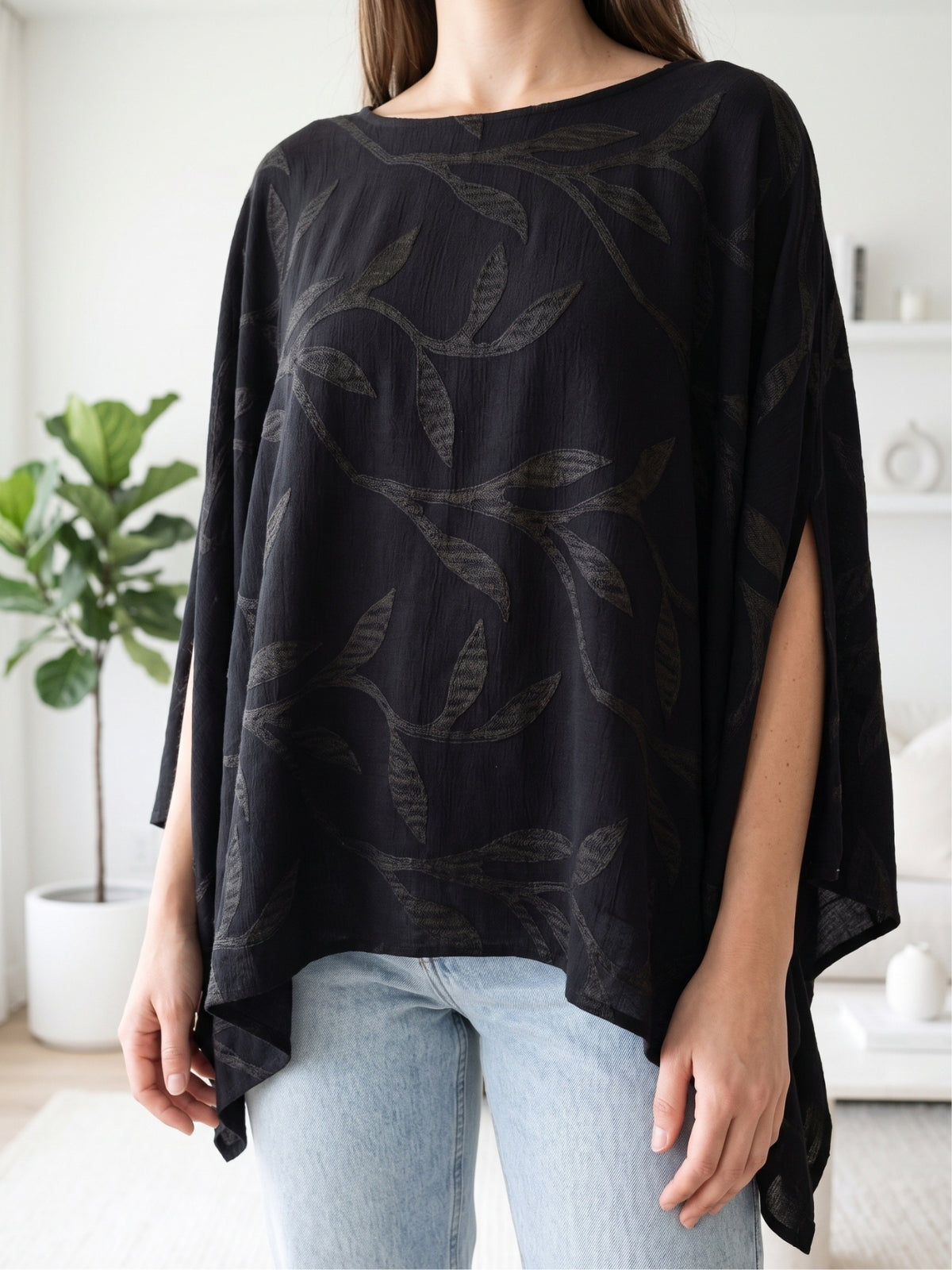Polera Tipo Poncho Elie Cey Floreado